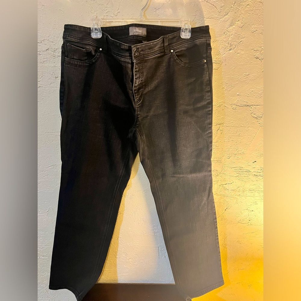 Chicos Jeans So Slimming size 3 short- black